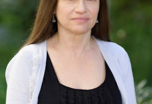 Portrait photo of Linda Petzold
