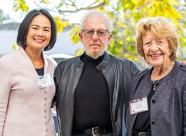 Alan Heeger (center) with his wife, Ruth (right) and UCSB chemistry professor and polymer expert Thuc-Quyen Nguyen 